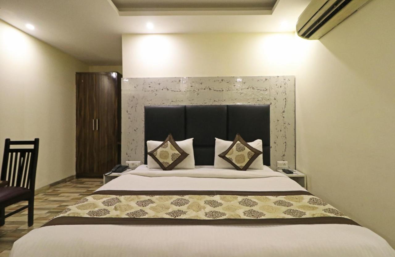 Hotel Smart Signature New Delhi Buitenkant foto