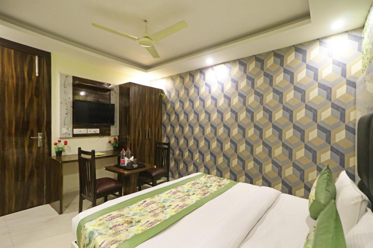 Hotel Smart Signature New Delhi Buitenkant foto