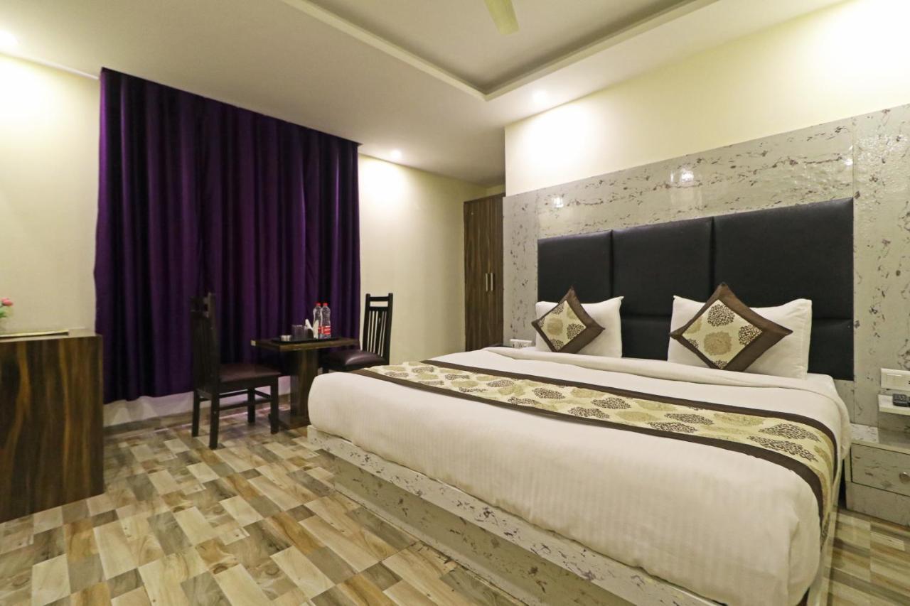 Hotel Smart Signature New Delhi Buitenkant foto