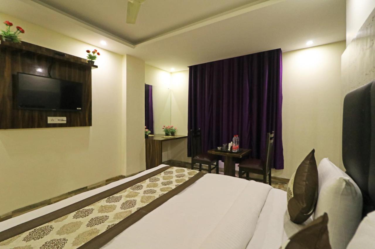 Hotel Smart Signature New Delhi Buitenkant foto